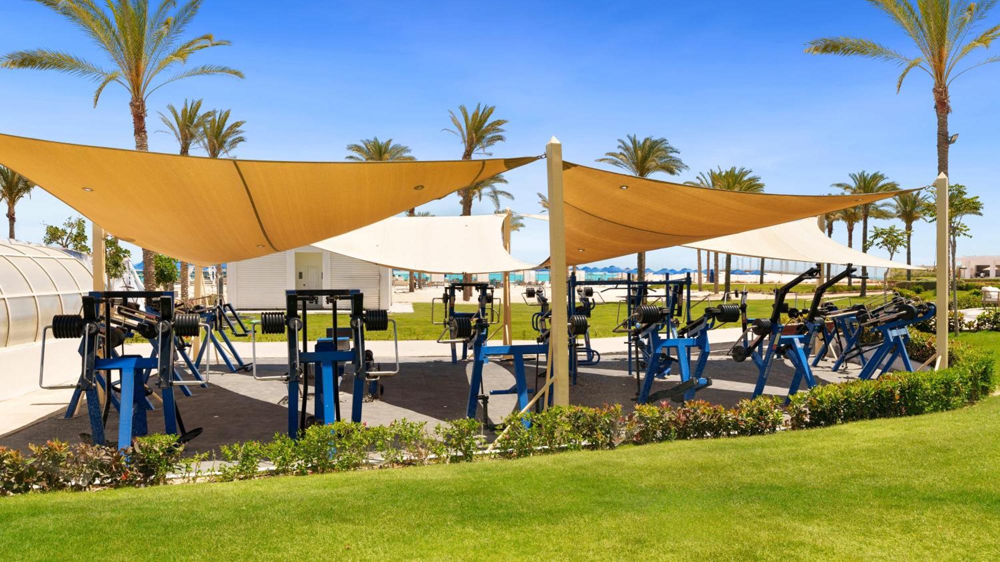 Rixos Premium Alamein Эль-Аламейн Экстерьер фото The outdoor gym at the resort